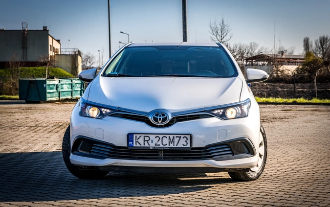 Toyota Auris cena 34000 przebieg: 193000, rok produkcji 2018 z Kraków małe 106